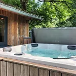 Lovely In With Sauna 度假居 *